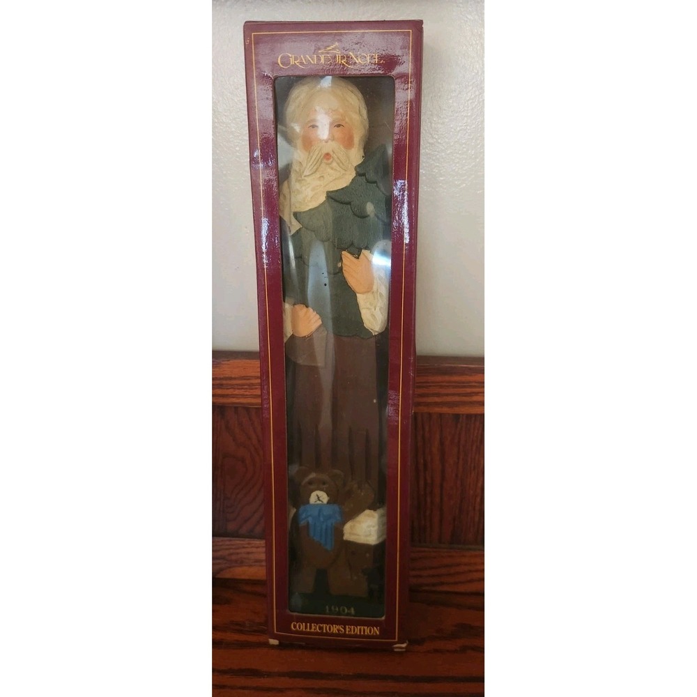 Grandeur Noel 1904 Austria Carved Wooden‎ Santas of World Collector's Edition